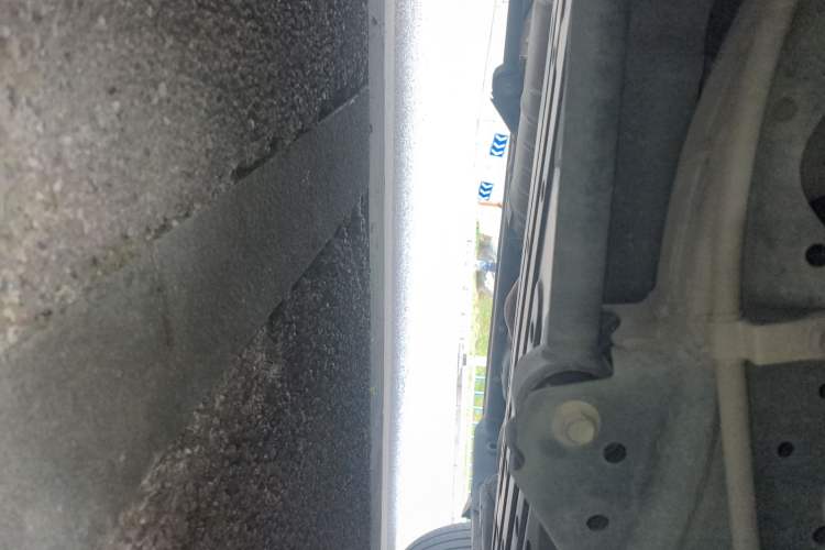 Used Toyota Land Cruiser 2015 4.0L 8-Seater Middle East Version Chassis Rear Right