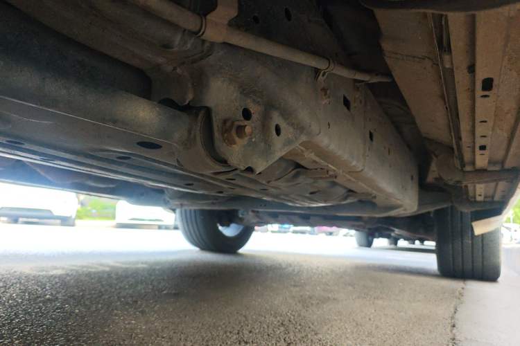 Used Toyota Land Cruiser 2015 4.0L V6 Middle East Low-Trim Version Chassis Rear Right