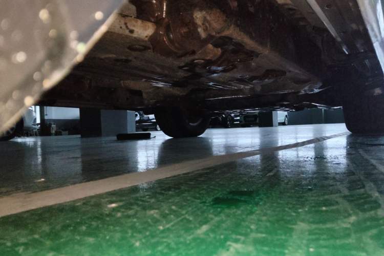 Used Toyota Land Cruiser 2015 4.0L V6 Middle East Low-Trim Version Chassis Rear Right