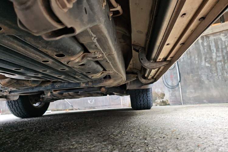 Used Toyota Land Cruiser 2015 4.0L V6 Middle East Low-Trim Version Chassis Rear Right