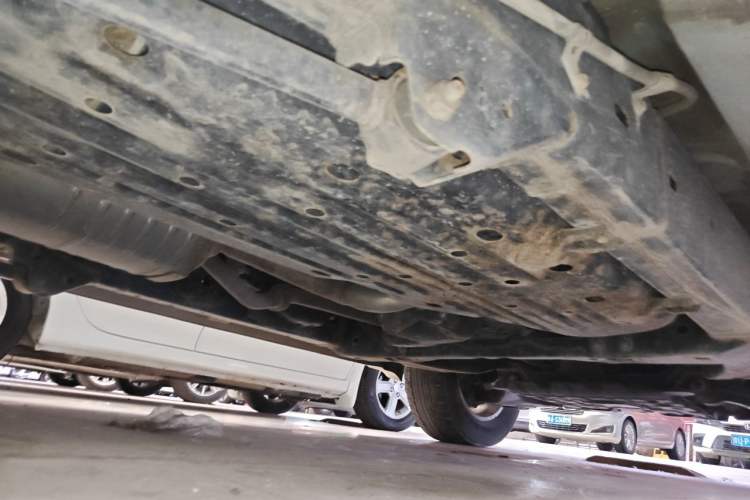 Used Toyota Land Cruiser 2015 4.0L V6 Middle East Low-Trim Version Chassis Rear Right