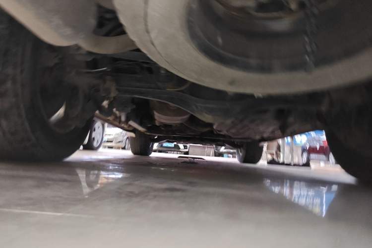 Used Toyota Land Cruiser 2015 4.0L V6 Middle East Low-Trim Version Chassis Rear