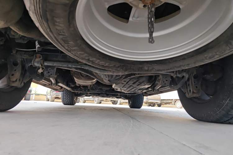 Used Toyota Land Cruiser 2015 4.0L V6 Middle East Low-Trim Version Chassis Rear