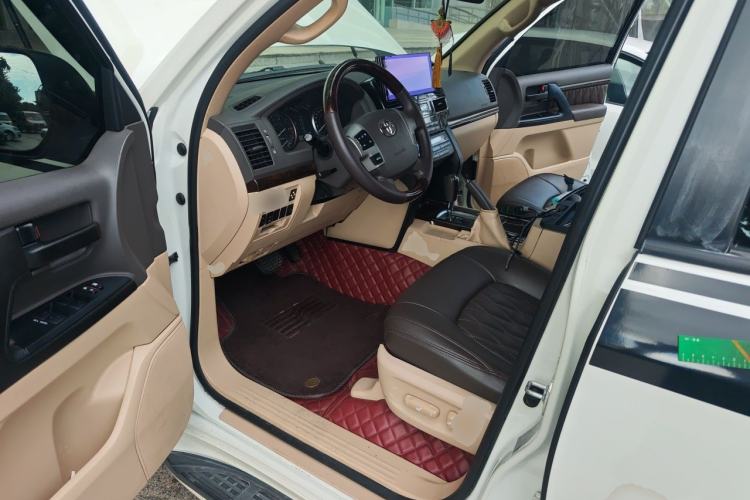 Used Toyota Land Cruiser 2015 4.0L V6 Middle East Low-Trim Version Driver Seat