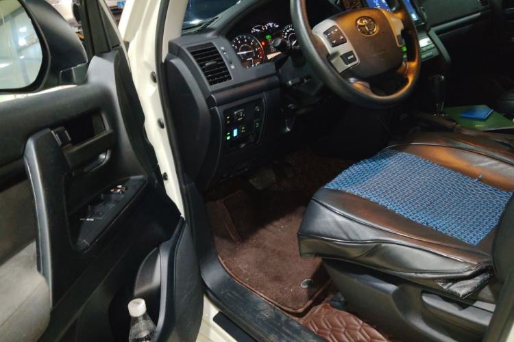 Used Toyota Land Cruiser 2015 4.0L 5-Seater Middle East Version Driver Seat