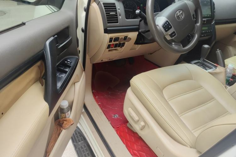 Used Toyota Land Cruiser 2015 4.0L 5-Seater Middle East Version Driver Seat