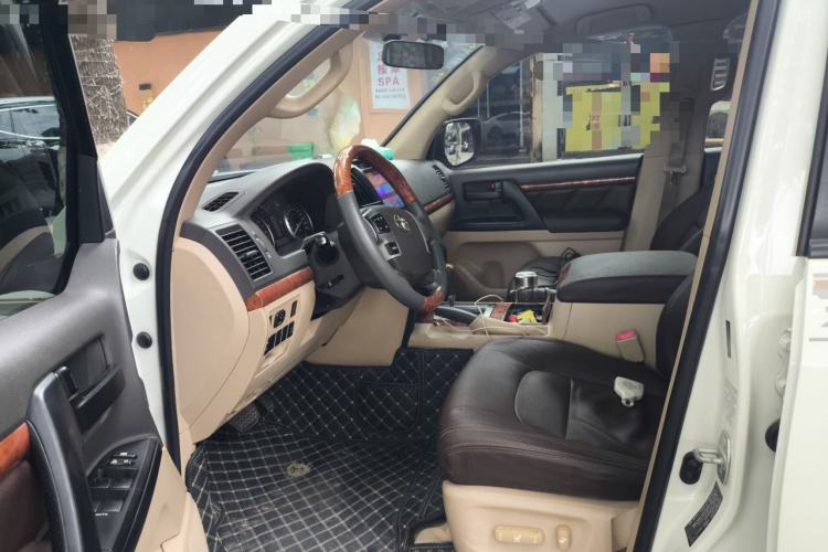 Used Toyota Land Cruiser 2015 4.0L V6 Middle East Low-Trim Version Driver Seat