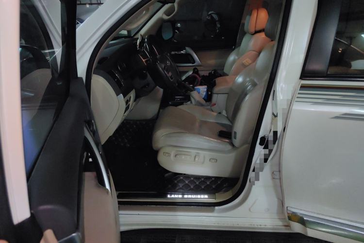 Used Toyota Land Cruiser 2015 4.0L V6 Middle East Low-Trim Version Driver Seat