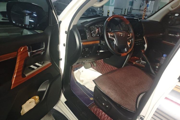 Used Toyota Land Cruiser  Driver Seat