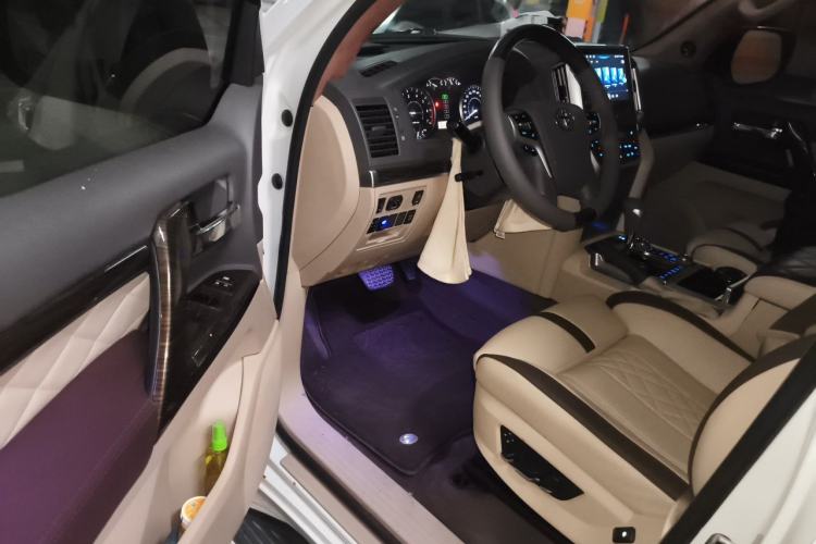 Used Toyota Land Cruiser 2015 4.0L V6 Middle East Low-Trim Version Driver Seat