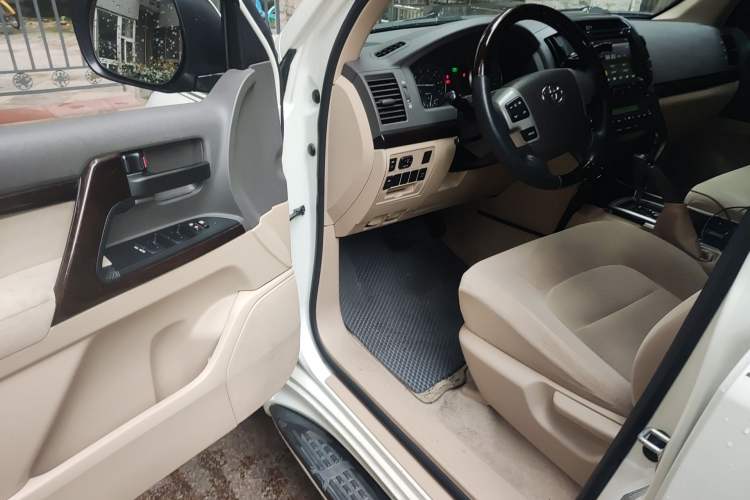 Used Toyota Land Cruiser  Driver Seat