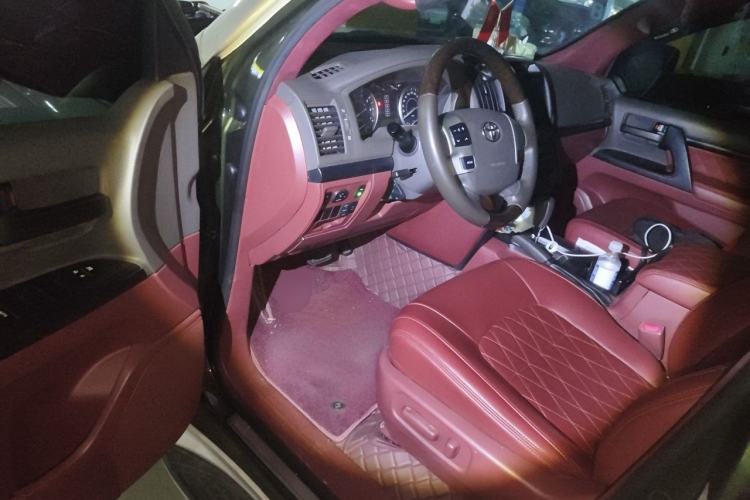 Used Toyota Land Cruiser 2015 4.0L 5-Seater Middle East Version Driver Seat
