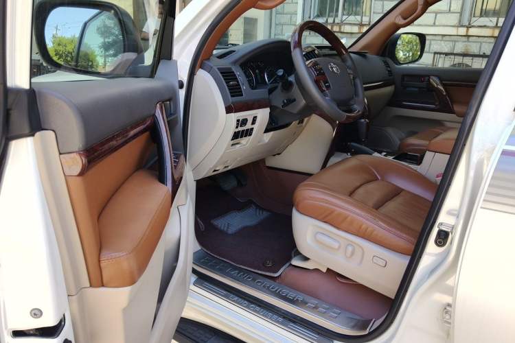 Used Toyota Land Cruiser  Driver Seat