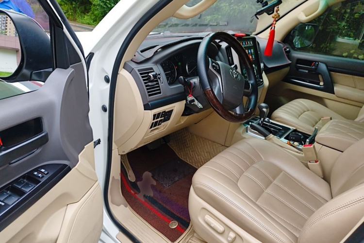 Used Toyota Land Cruiser 2015 4.0L V6 Middle East Limited Edition Driver Seat