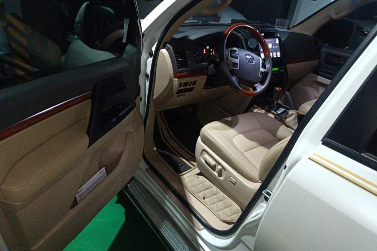 Used Toyota Land Cruiser  Driver Seat