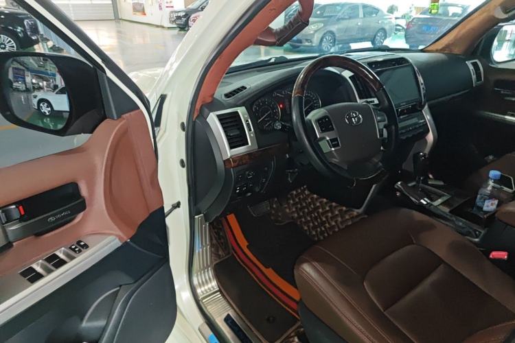 Used Toyota Land Cruiser 2015 4.0L V6 Middle East Low-Trim Version Driver Seat
