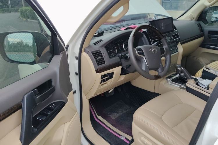 Used Toyota Land Cruiser 2015 4.0L V6 Middle East Low-Trim Version Driver Seat