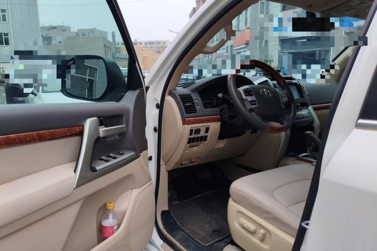 Used Toyota Land Cruiser 2015 4.0L V6 Middle East Limited Edition Driver Seat