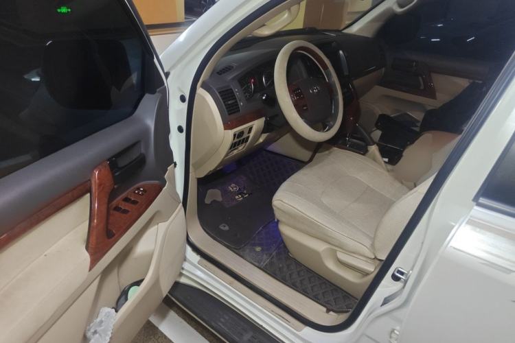 Used Toyota Land Cruiser 2015 4.0L 5-Seater Middle East Version Driver Seat