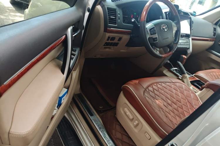 Used Toyota Land Cruiser  Driver Seat