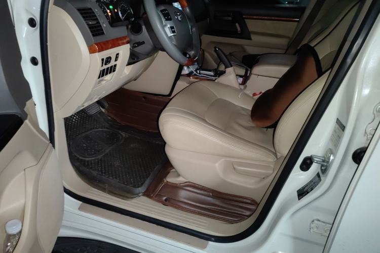 Used Toyota Land Cruiser 2015 4.0L 5-Seater Middle East Version Driver Seat