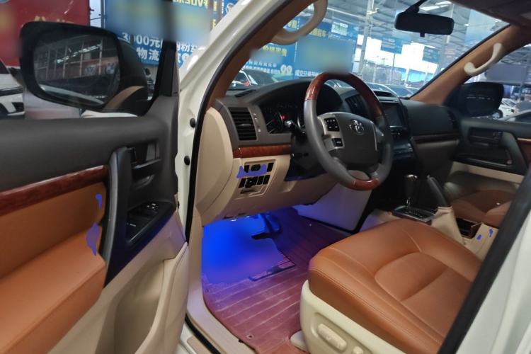 Used Toyota Land Cruiser 2015 4.0L V6 Middle East Low-Trim Version Driver Seat