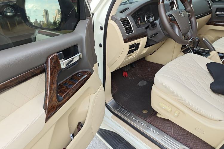Used Toyota Land Cruiser  Driver Seat