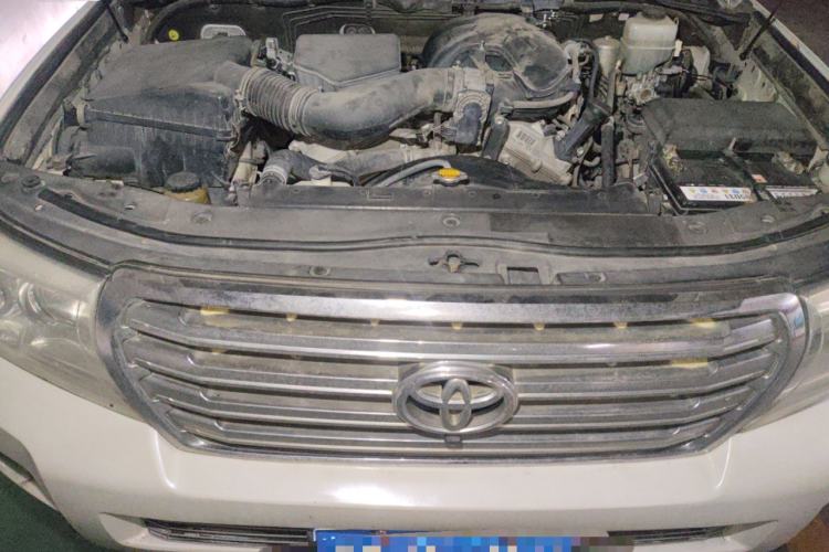 Used Toyota Land Cruiser 2015 4.0L GX-R U.S. Specification Engine Bay