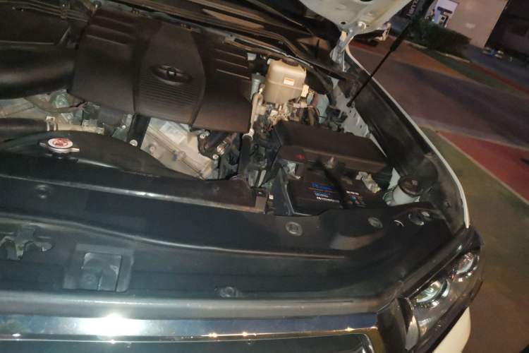 Used Toyota Land Cruiser 2015 4.0L V6 Middle East Limited Edition Engine Bay Left