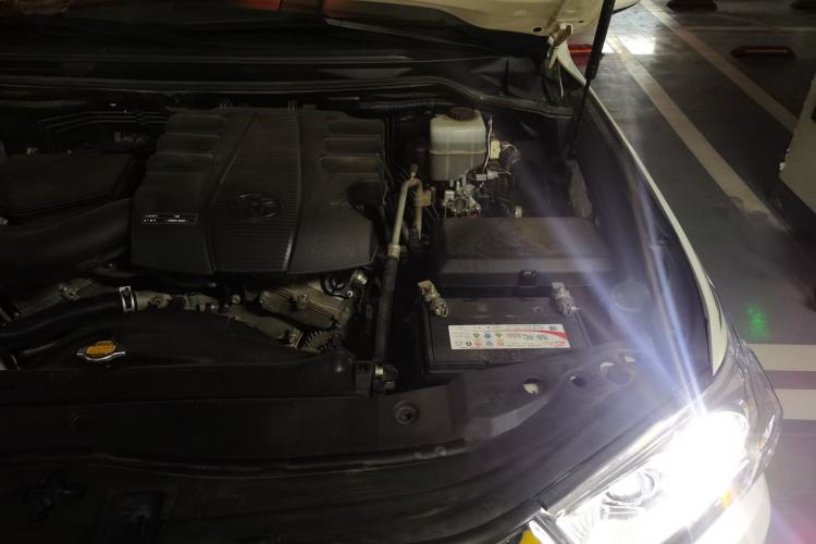 Used Toyota Land Cruiser 2015 4.0L V6 Middle East Limited Edition Engine Bay Left