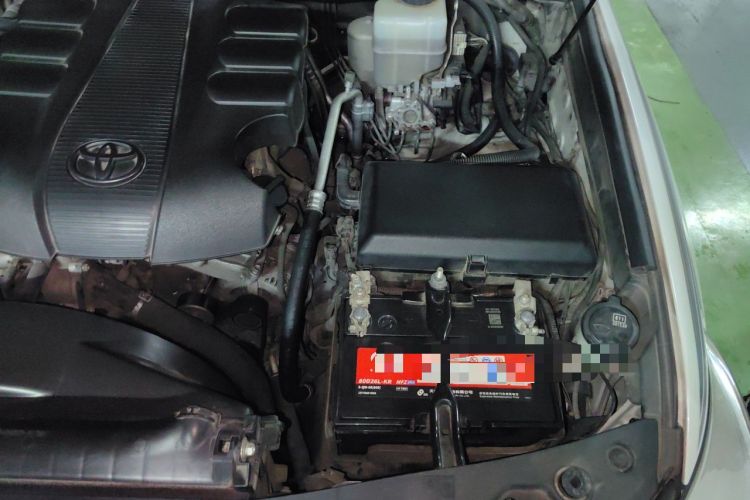 Used Toyota Land Cruiser 2015 4.0L V6 Middle East Low-Trim Version Engine Bay Left
