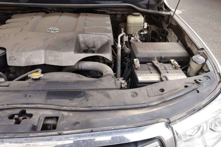 Used Toyota Land Cruiser  Engine Bay Left