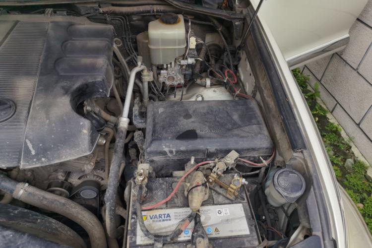 Used Toyota Land Cruiser 2015 4.0L V6 Middle East Low-Trim Version Engine Bay Left