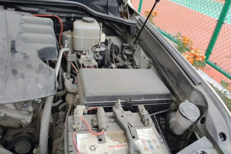 Used Toyota Land Cruiser 2015 4.0L V6 Middle East Low-Trim Version Engine Bay Left