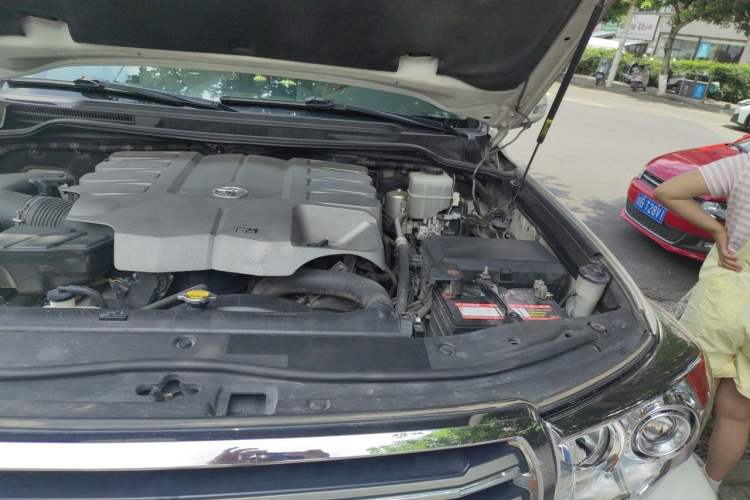Used Toyota Land Cruiser  Engine Bay Left