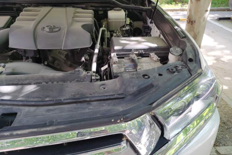 Used Toyota Land Cruiser  Engine Bay Left