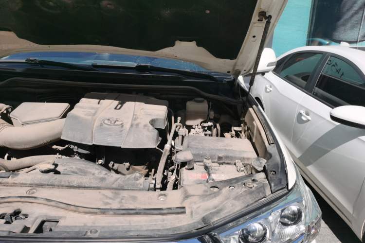 Used Toyota Land Cruiser  Engine Bay Left