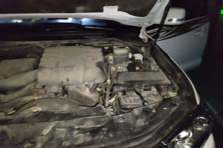 Used Toyota Land Cruiser 2015 4.0L V6 Middle East Low-Trim Version Engine Bay Left