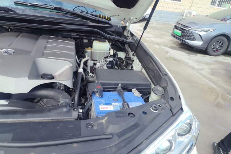 Used Toyota Land Cruiser  Engine Bay Left