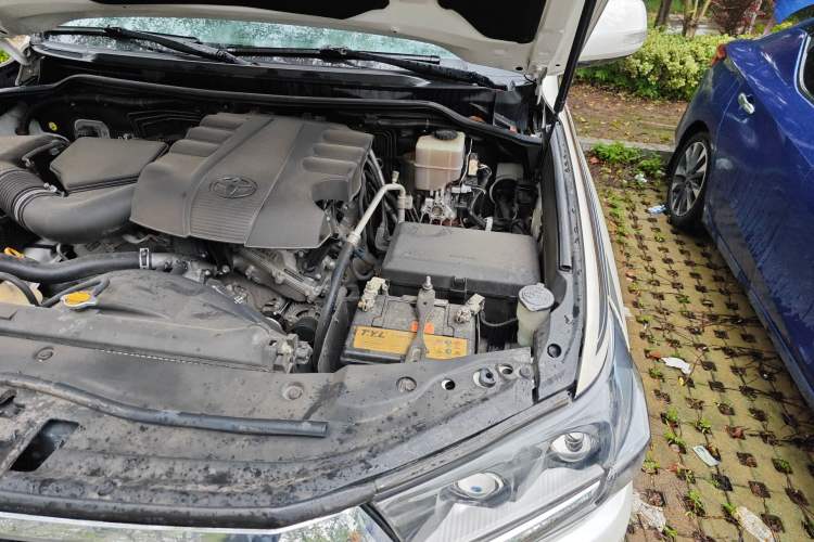Used Toyota Land Cruiser  Engine Bay Left