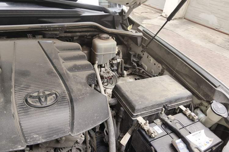 Used Toyota Land Cruiser  Engine Bay Left