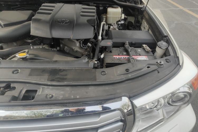 Used Toyota Land Cruiser  Engine Bay Left