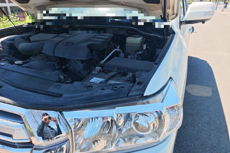 Used Toyota Land Cruiser  Engine Bay Left