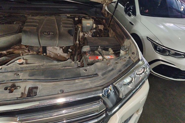 Used Toyota Land Cruiser  Engine Bay Left