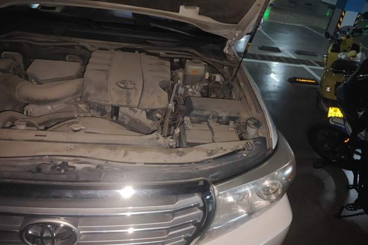 Used Toyota Land Cruiser  Engine Bay Left