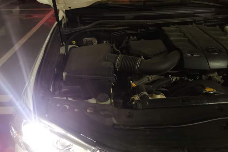 Used Toyota Land Cruiser 2015 4.0L V6 Middle East Limited Edition Engine Bay Right
