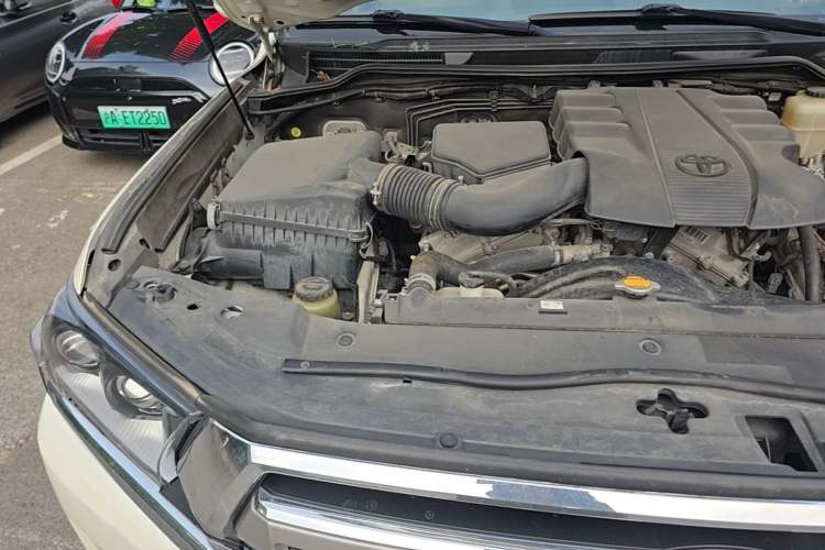 Used Toyota Land Cruiser  Engine Bay Right