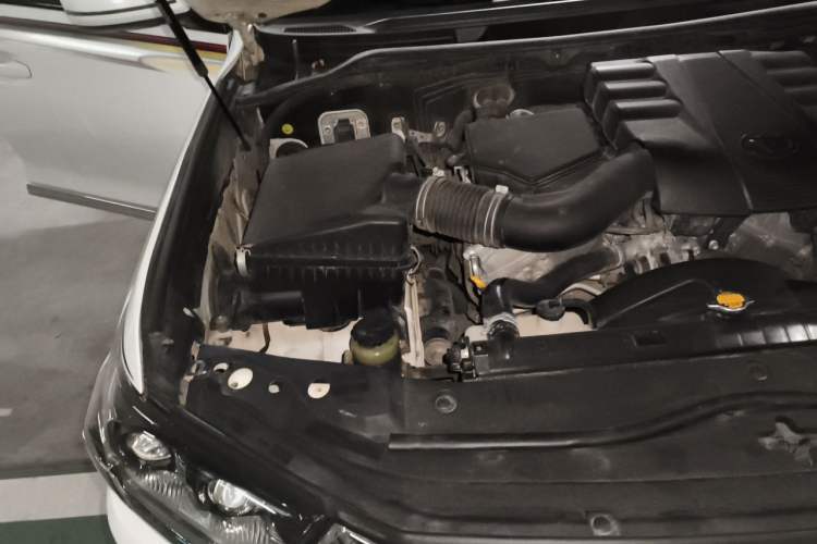 Used Toyota Land Cruiser 2015 4.0L V6 Middle East Low-Trim Version Engine Bay Right