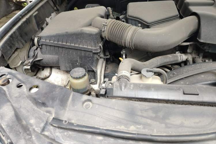 Used Toyota Land Cruiser 2015 4.0L V6 Middle East Low-Trim Version Engine Bay Right