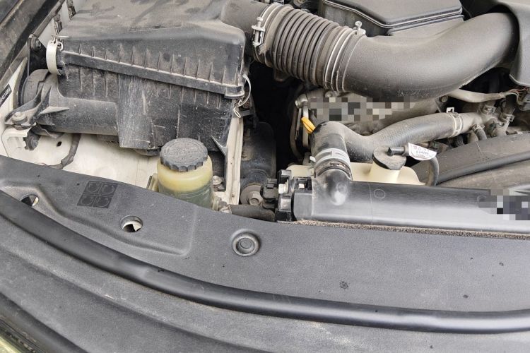 Used Toyota Land Cruiser 2015 4.0L V6 Middle East Limited Edition Engine Bay Right
